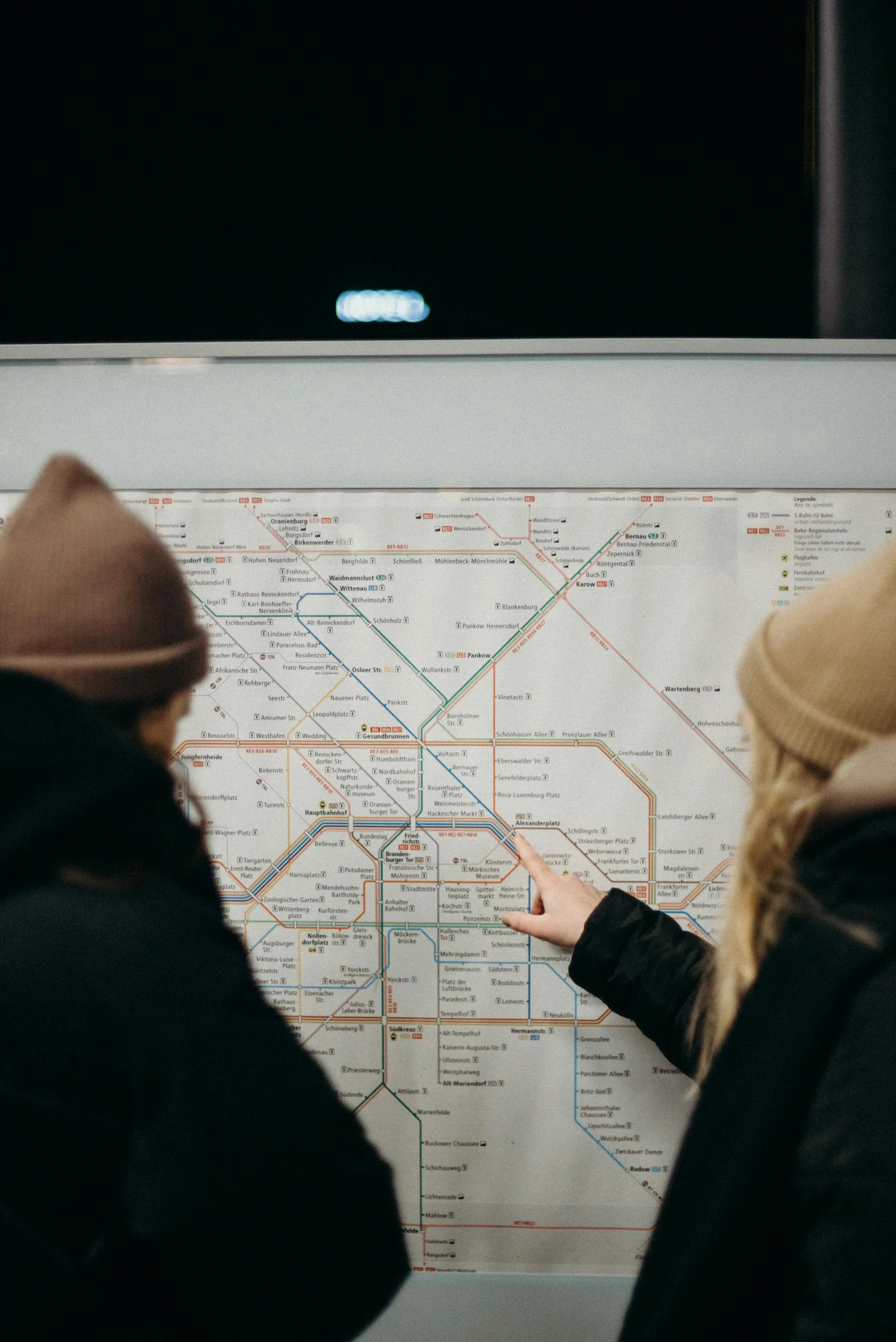 Transit map visual analogue for cross-asset validation relationships in market data